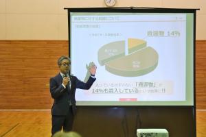 市長が説明をしているところ